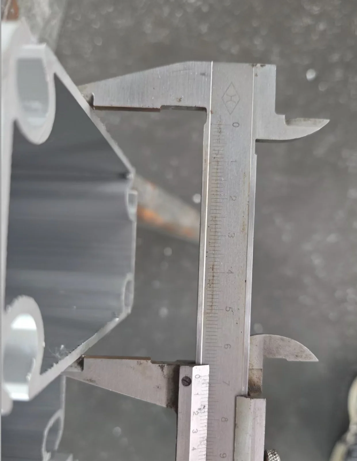 Aluminiumprofil des Pagodenzelts im Detail